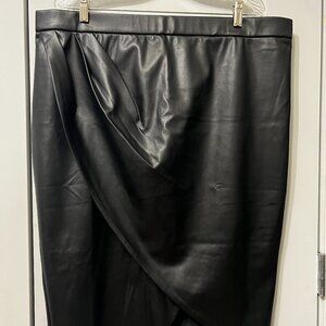 Marée Pour Toi Black Faux Pencil Skirt